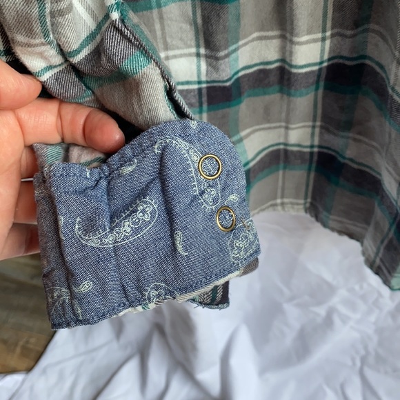 Zachs Girlfriend Flannel - Picture 2 of 7